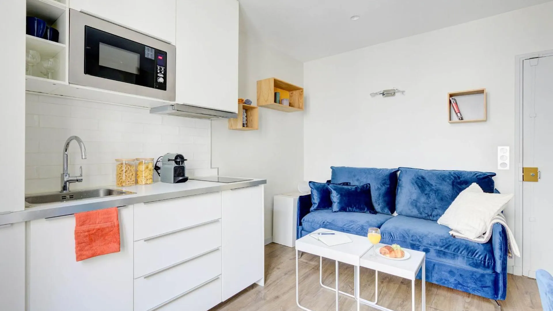 Apartment Bnbnova - Eiffel Tower & Invalides - 1Br Paris